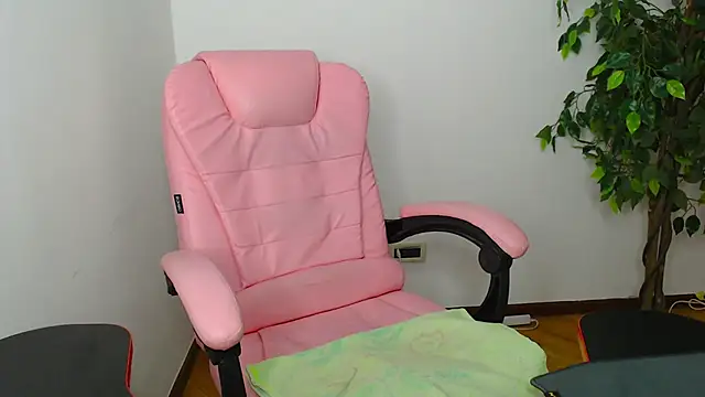 Erika bestboobs online show from October 21, 8:42 pm