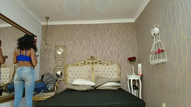 katybrownss online show from October 18, 8:31 pm