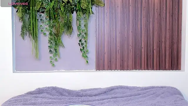 Dakotaferreti online show from September 22, 8:11 pm