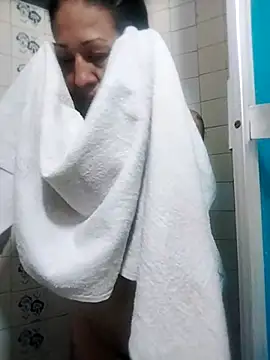 Snapshot of panamared chatting on October 2, 12:17 am panamared online show from October 2, 12:17 am