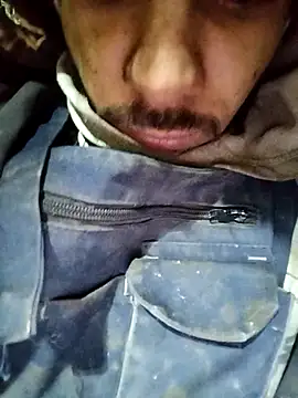 Snapshot of ParousFlow chatting on March 28, 3:28 am ParousFlow online show from March 28, 3:28 am