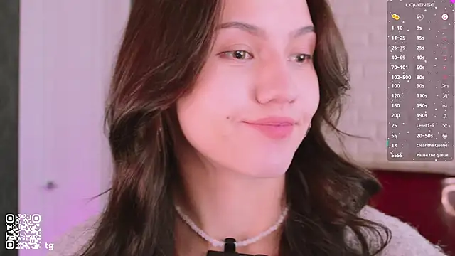 Snapshot of KendalHottt chatting on October 11, 5:28 am KendalHottt online show from October 11, 5:28 am