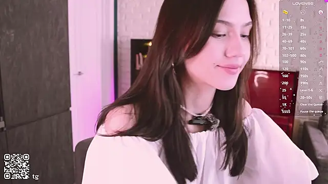 Snapshot of KendalHottt chatting on October 16, 4:35 am KendalHottt online show from October 16, 4:35 am