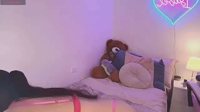 Snapshot of IsabelCortes chatting on October 10, 10:31 pm IsabelCortes online show from October 10, 10:31 pm