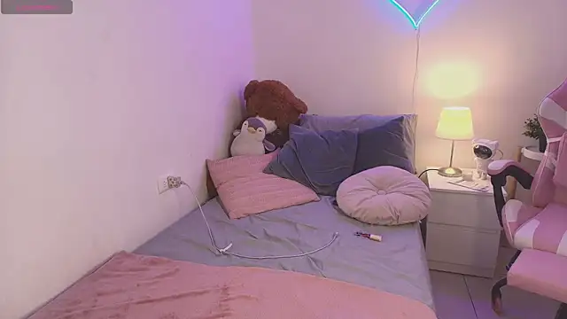 Snapshot of IsabelCortes chatting on December 3, 3:36 am IsabelCortes online show from December 3, 3:36 am