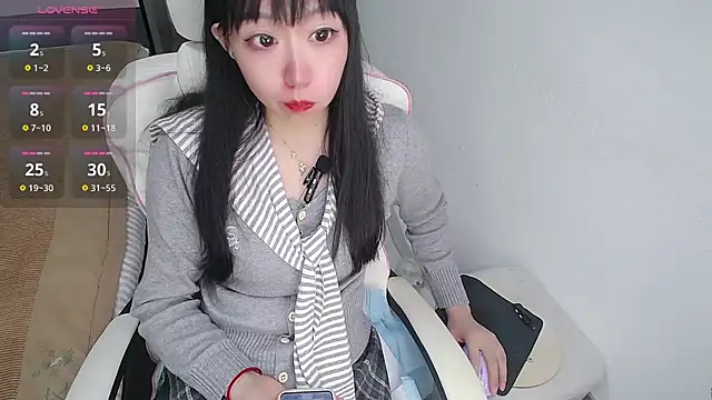 Snapshot of Angela-AMY chatting on October 14, 8:15 am Angela-AMY online show from October 14, 8:15 am