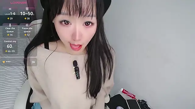 Snapshot of Angela-AMY chatting on October 25, 12:56 pm Angela-AMY online show from October 25, 12:56 pm