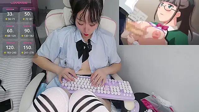 Snapshot of Angela-AMY chatting on November 3, 4:03 am Angela-AMY online show from November 3, 4:03 am