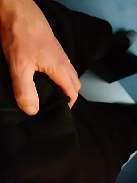 Snapshot of MyDick4You666 chatting on October 28, 8:18 am MyDick4You666 online show from October 28, 8:18 am