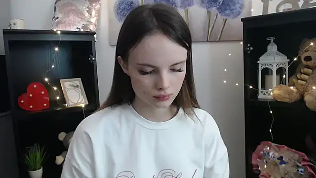 Snapshot of Ariella_ari chatting on September 24, 12:30 pm Ariella ari online show from September 24, 12:30 pm