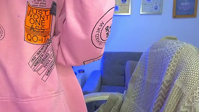 yulian vasquez online show from December 3, 12:25 pm