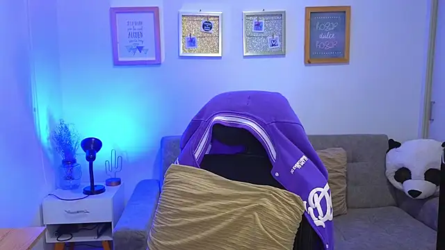 yulian vasquez online show from December 4, 12:25 pm