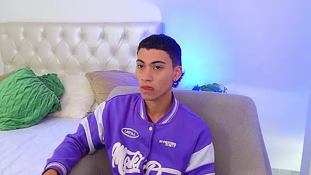 yulian vasquez online show from February 9, 12:31 pm