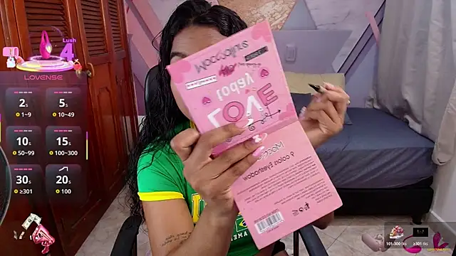 sharlottxl online show from December 23, 2:20 am