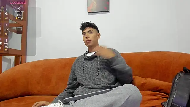 LoganTwink18 online show from October 22, 10:59 am