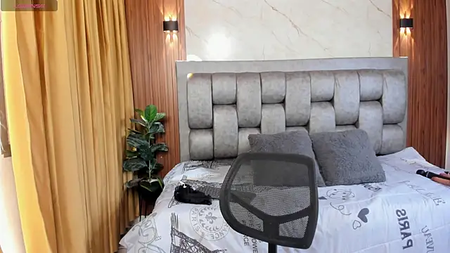 More Hott online show from September 15, 6:52 pm