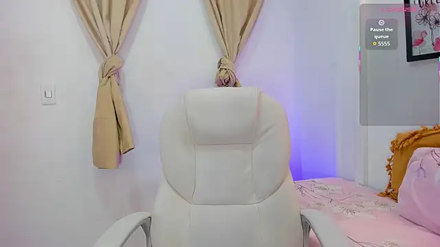 andrea sanchezz online show from November 4, 11:31 am