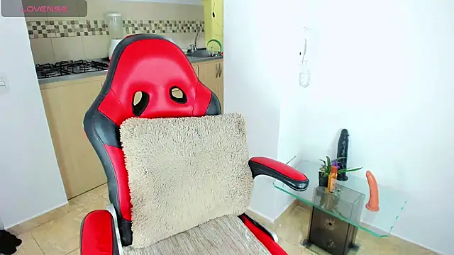 Snapshot of alexandra_cute chatting on October 20, 6:47 am alexandra cute online show from October 20, 6:47 am