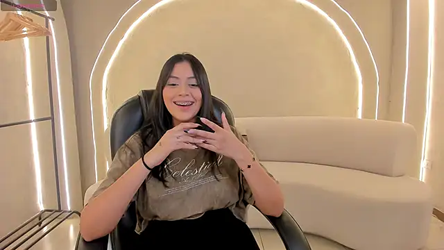 AmbarJames  online show from November 4, 12:15 pm