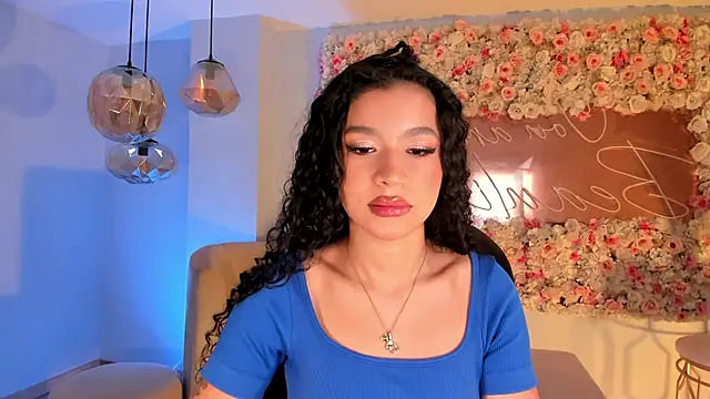 SophieHouston  online show from October 2, 3:57 am