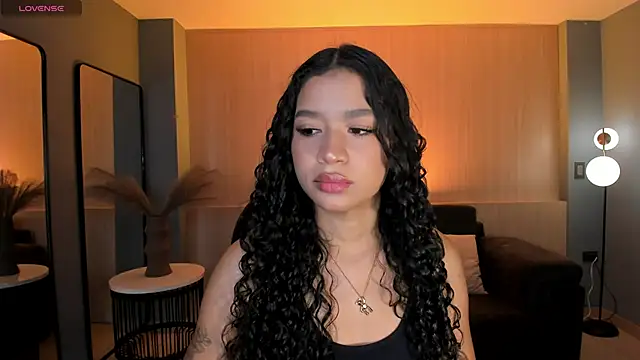 SophieHouston  online show from October 4, 4:10 am