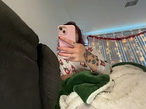 moan4mona online show from February 6, 3:37 pm