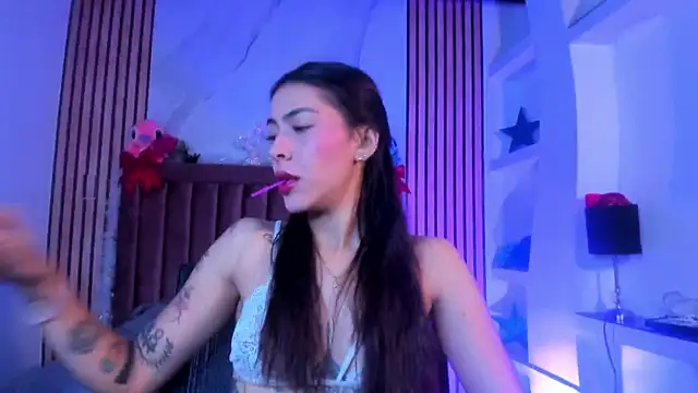 ValkaGrecco online show from December 18, 3:01 am