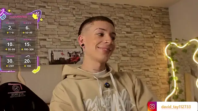 boyfox tay online show from February 5, 7:40 pm