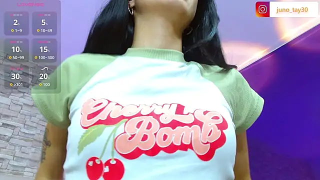 juno tay online show from October 31, 11:33 am