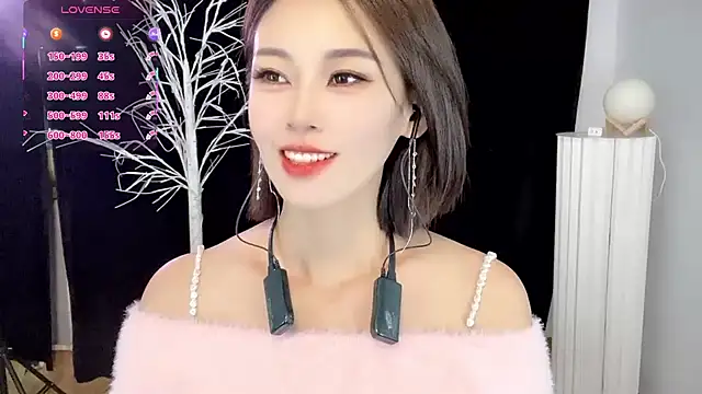 xiaoyue8888 online show from October 24, 1:35 am