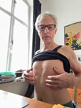 SexyLeon8 online show from October 17, 9:12 am