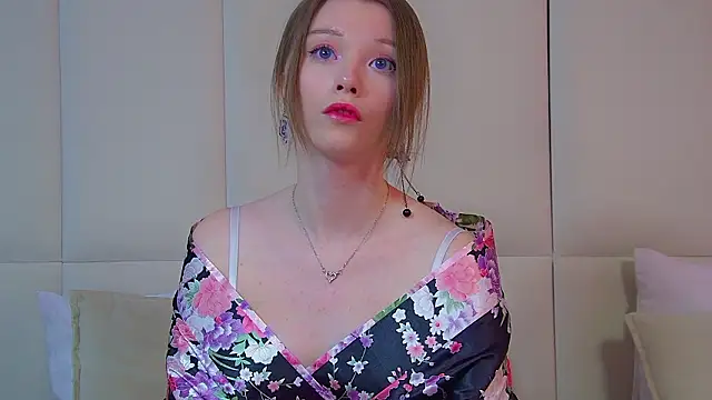 KeiraAsti online show from March 15, 6:19 am