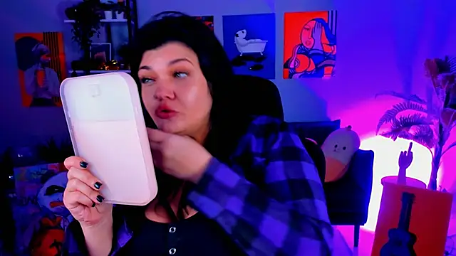 Snapshot of MaryHarrys chatting on October 24, 8:27 pm MaryHarrys online show from October 24, 8:27 pm