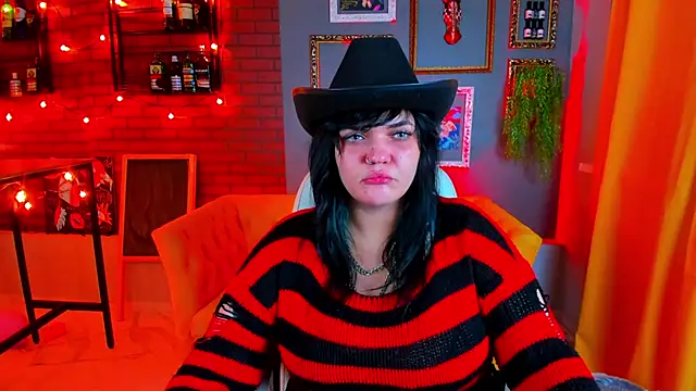 Snapshot of MaryHarrys chatting on October 31, 2:56 am MaryHarrys online show from October 31, 2:56 am