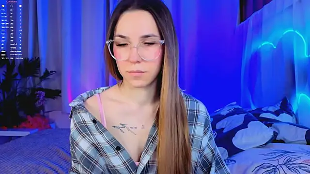 -CindyLou online show from December 23, 5:27 am