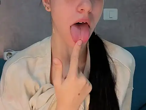 Snapshot of Pisypussy chatting on October 21, 7:20 am Pisypussy online show from October 21, 7:20 am