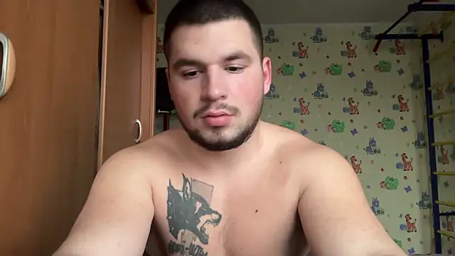 chiraq1945 online show from December 17, 6:19 am