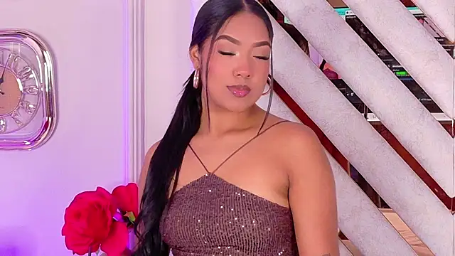 Snapshot of Mia_Roset chatting on October 16, 12:39 pm Mia Roset online show from October 16, 12:39 pm