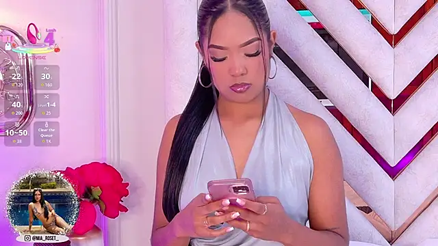 Snapshot of Mia_Roset chatting on October 24, 1:40 pm Mia Roset online show from October 24, 1:40 pm