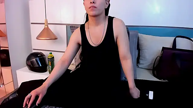 Ashkoreh online show from August 3, 8:34 pm
