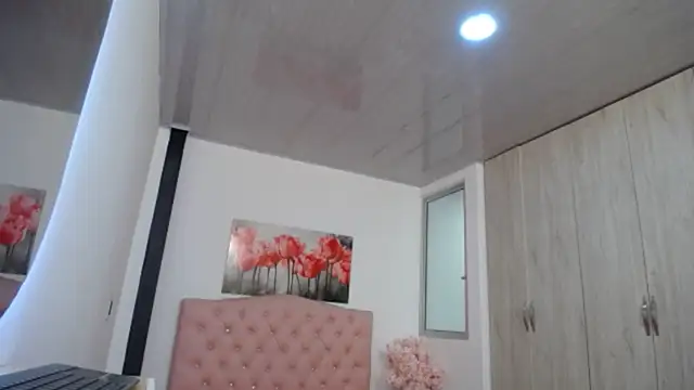 pinky f00x online show from November 29, 7:28 pm