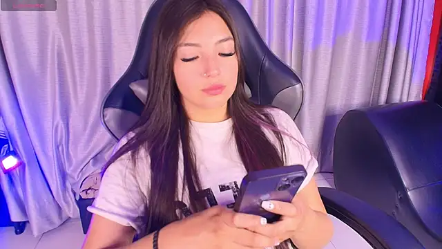 Adaara Rey online show from October 15, 8:53 pm