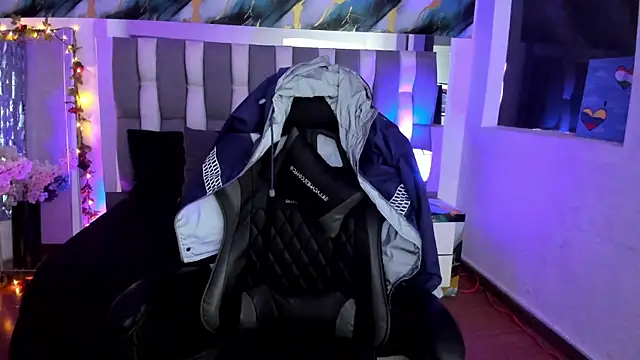 Adaara Rey online show from December 15, 8:02 pm