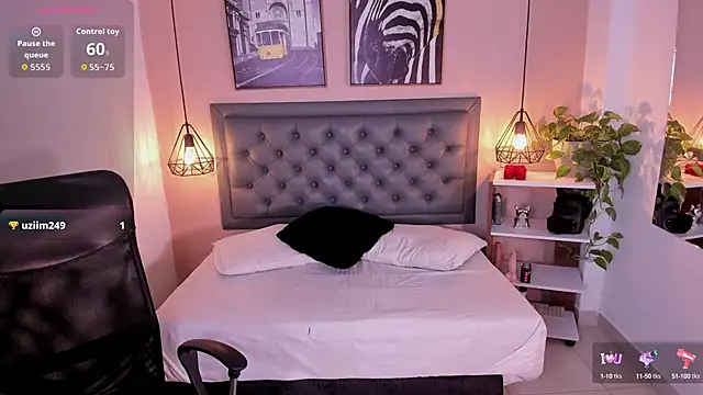 aisha duque online show from October 4, 7:34 pm