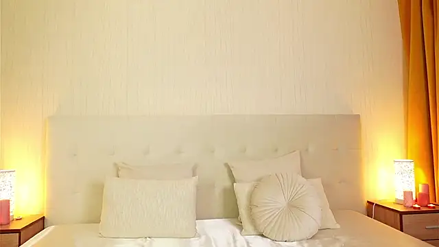 ZamphyraNightt online show from October 18, 9:37 pm