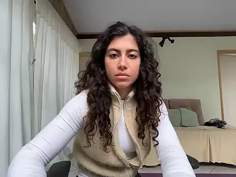 Snapshot of deusaludovica chatting on May 19, 6:58 pm deusaludovica online show from May 19, 6:58 pm