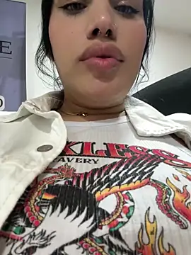 Bella  Wood online show from October 10, 7:57 pm