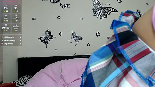 liz7skinny online show from June 8, 9:15 pm