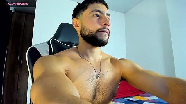 Snapshot of bryan_mugn chatting on September 29, 1:00 am bryan mugn online show from September 29, 1:00 am