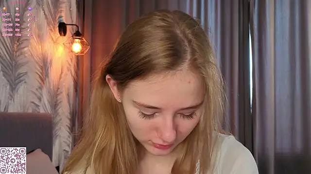 ElvinaRose online show from May 4, 4:30 am